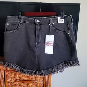 NWT Raw fringe hem denim celebrity pink black wash festival skirt